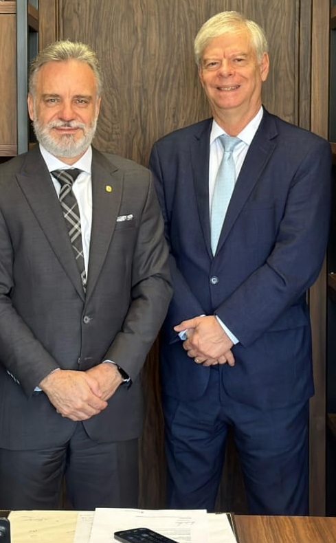 Visita ao Gabinete — Dep. Federal Gilberto Abramo · Brasília